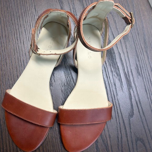 Nisolo Serena Sandals (37) - Picture 10 of 16